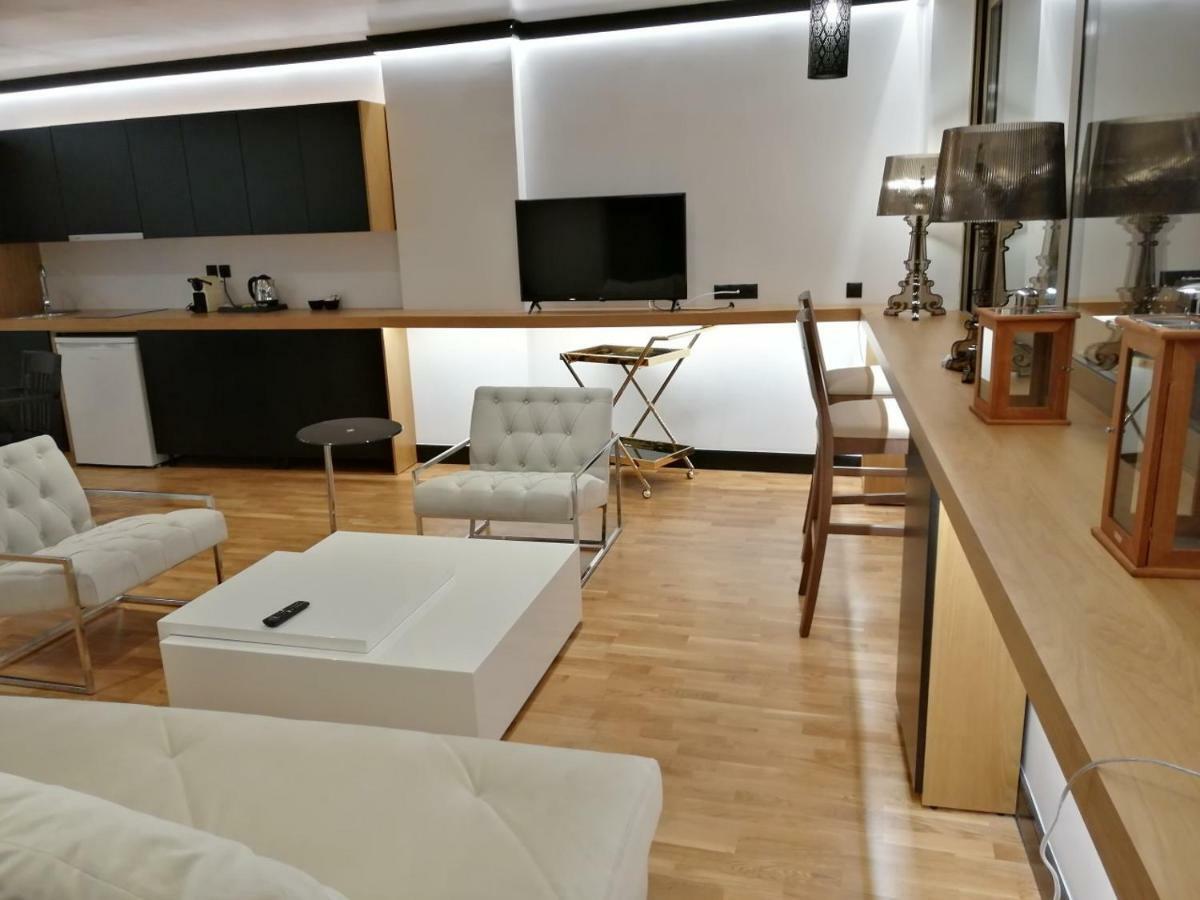 Andromeda Downtown Residence Athena Bagian luar foto